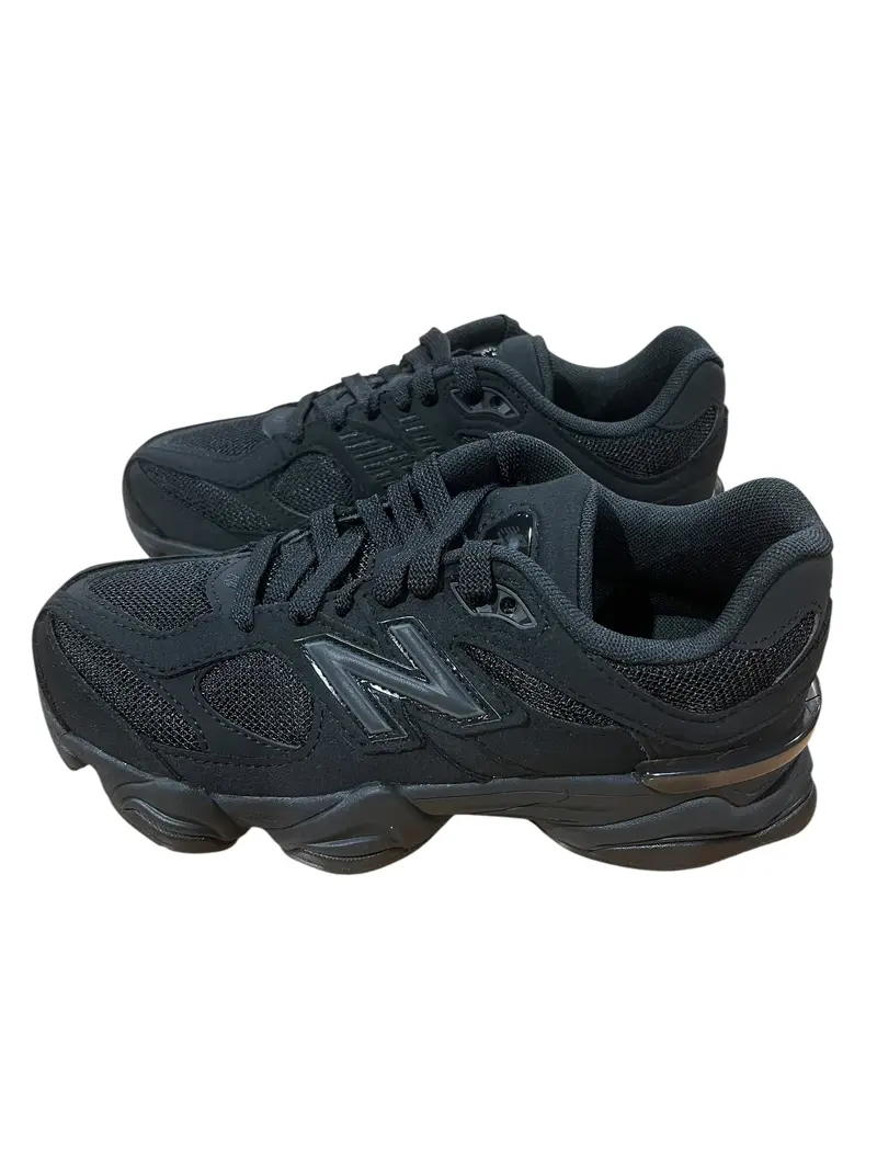 New Balance Kids 9060 Lace-Up Shoes – Stylish Black Design For Everyday Wear 1